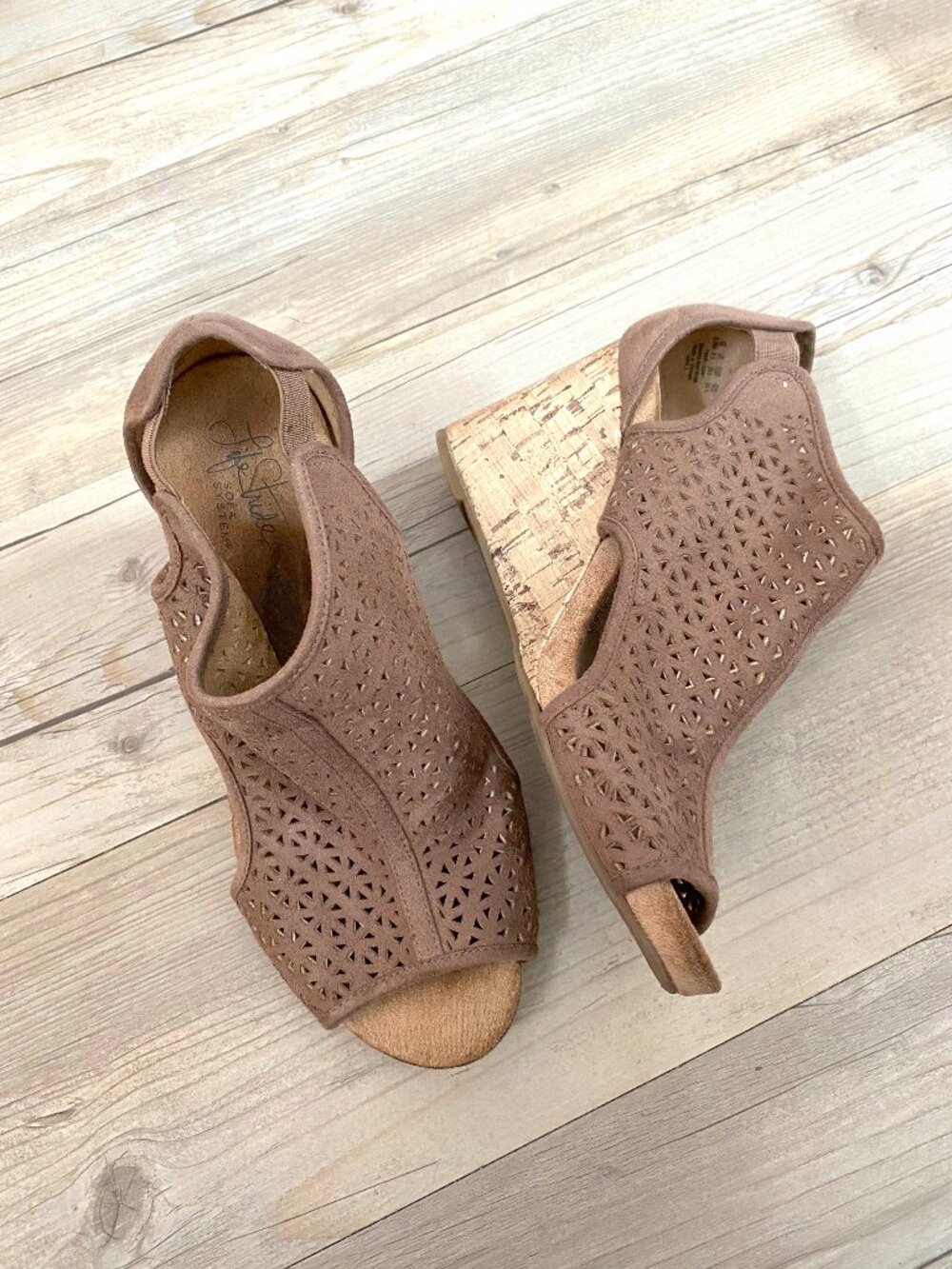 LifeStride Soft System Brown Cutout Detail Cork Heel Wedge Sandals - Size